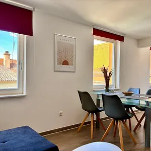  Apartment Shining In